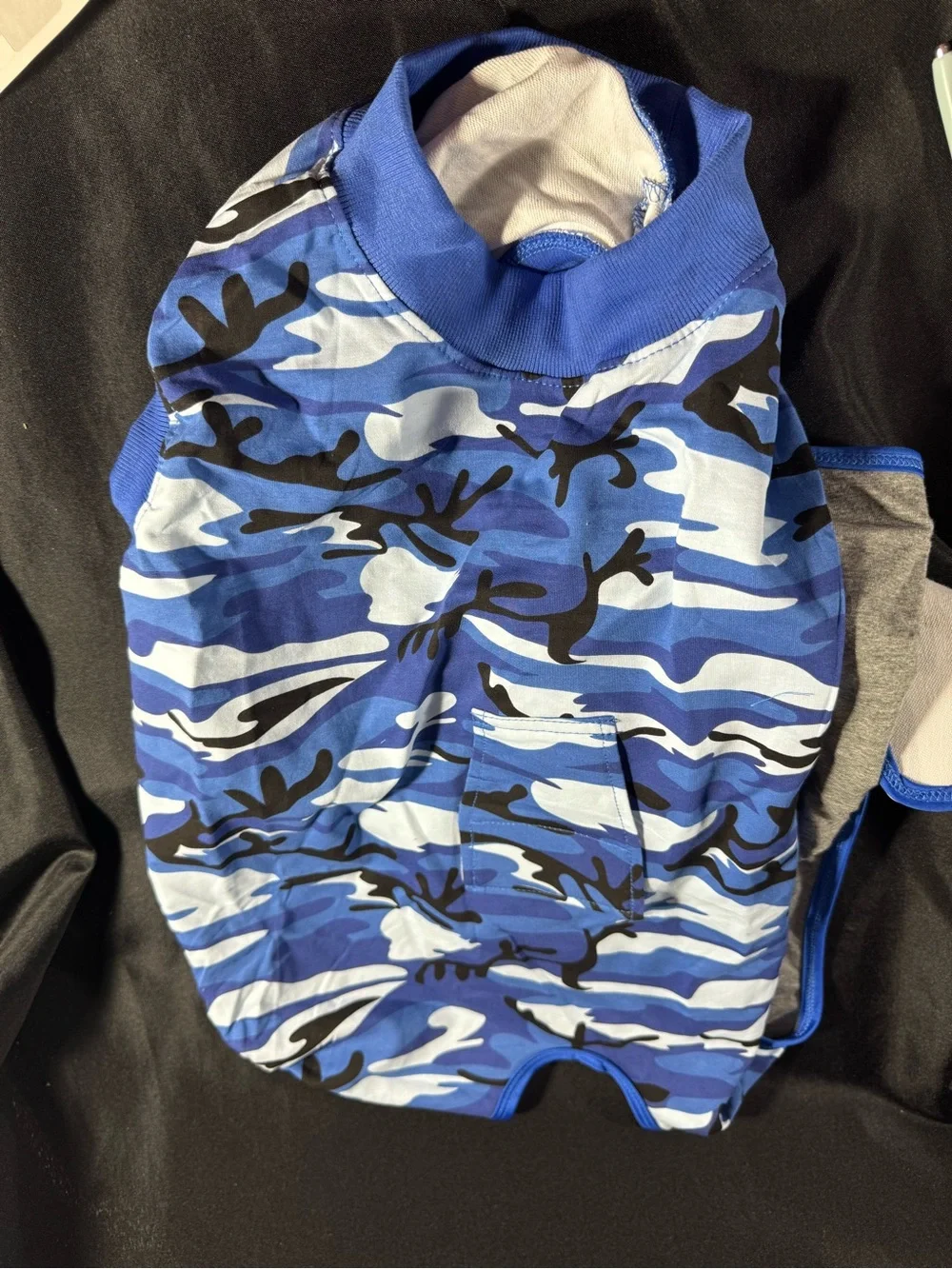 Kuoser Recovery Suit for Dogs After Surgery camo size XL
